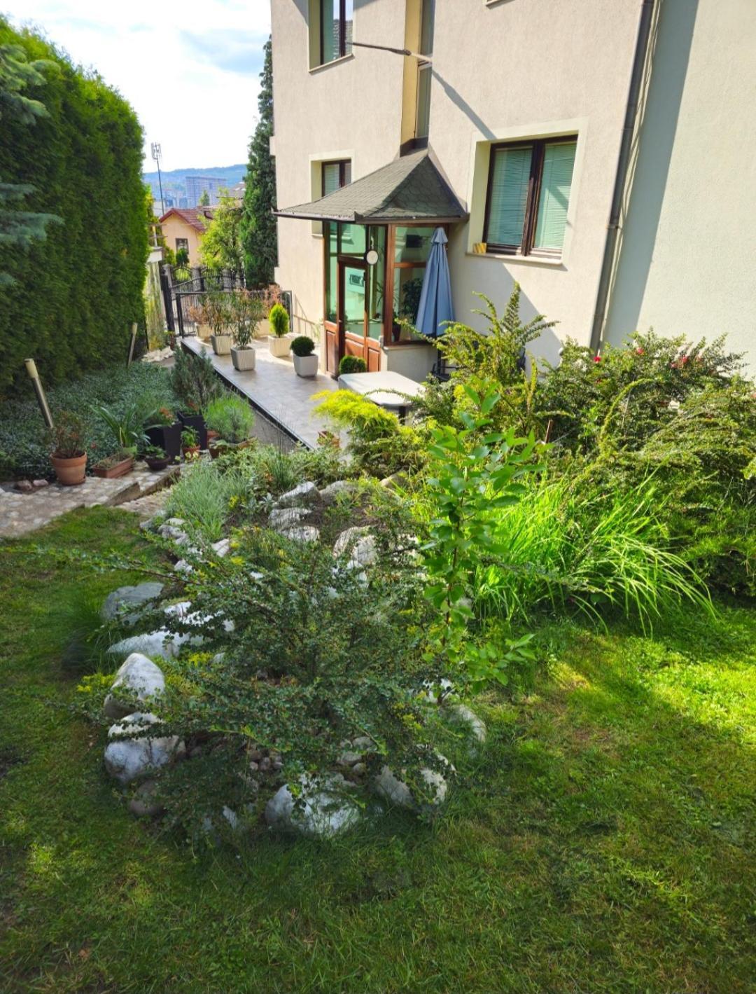 Peaceful Vacation Villa & Garden Szarajevó Kültér fotó